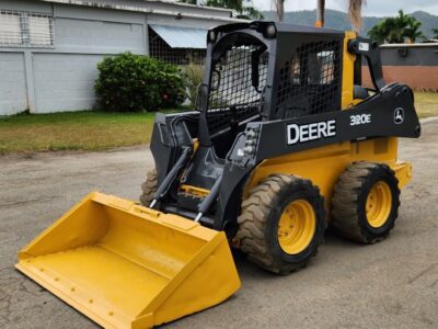 John Deere 320E 2014