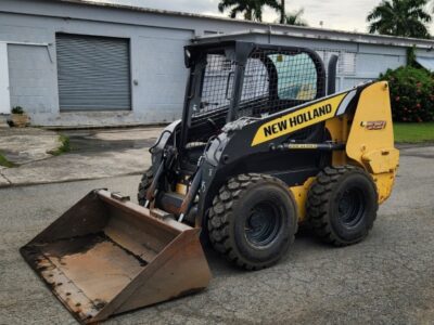 New Holland L221 2016